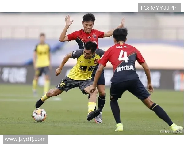 大公松鼠与松本山雅的精彩对决揭示足球战术与团队精神的较量 大公松鼠与松本山雅的精彩对决揭示足球战术与团队精神的较量