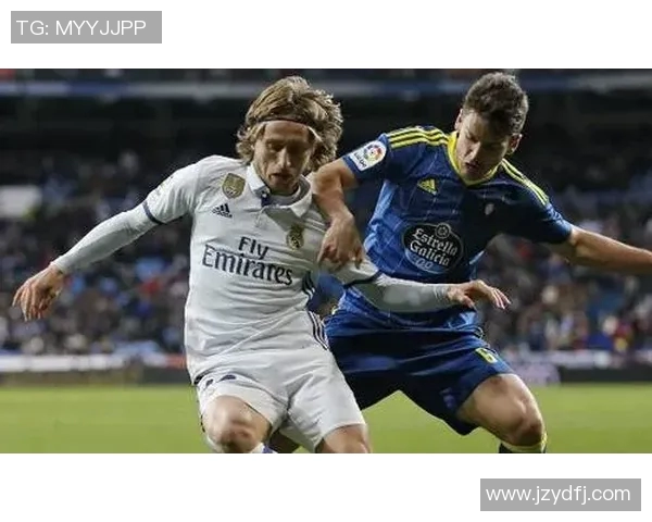 尼奥尔与亚眠激战正酣谁能在这场较量中笑到最后