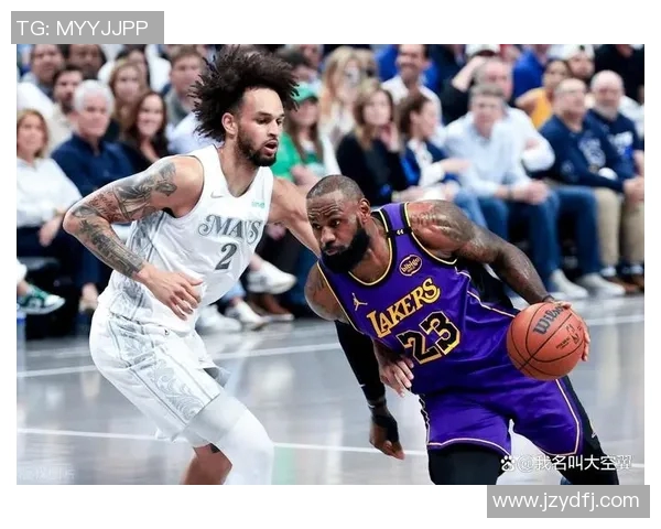 湖人对决雄鹿精彩回顾球迷热议比赛亮点与球员表现
