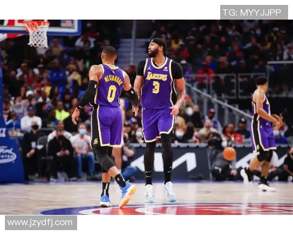 湖人队与森林狼激战正酣球迷期待精彩对决与逆转时刻