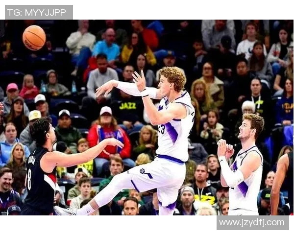 2008年NBA季后赛经典对决罗伊带领开拓者挑战爵士队的精彩瞬间回顾