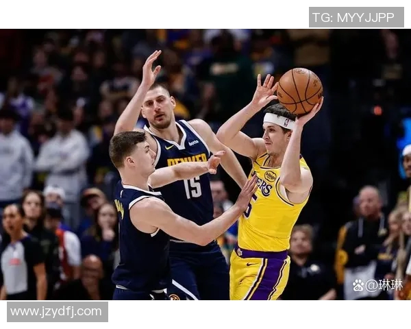 2007年湖人与掘金季后赛对决回顾及精彩瞬间分析