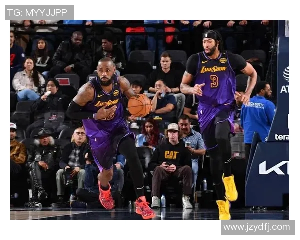 2012年湖人与快船经典对决回顾CCTV精彩瞬间重温 2012年湖人与快船经典对决回顾CCTV精彩瞬间重温