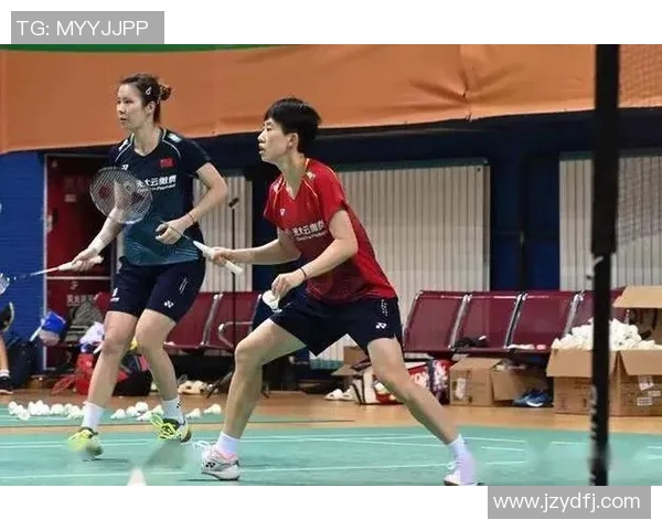 杭州羽毛球队与广州羽毛球队赛后复盘速度对比分析与战术反思 杭州羽毛球队与广州羽毛球队赛后复盘速度对比分析与战术反思