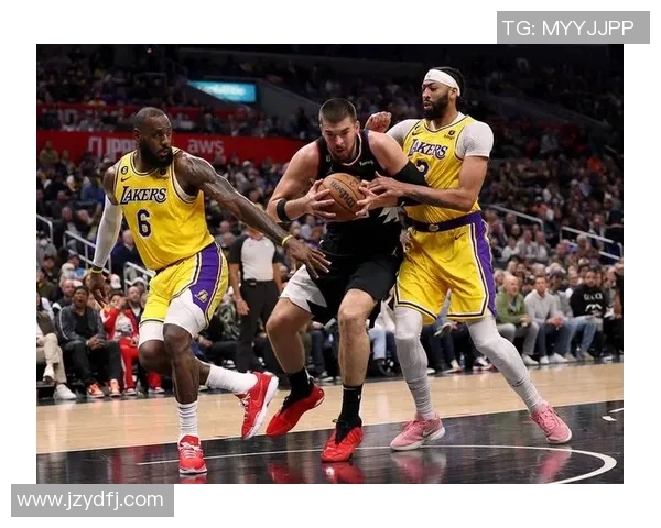 洛杉矶湖人与快船的巅峰对决谁能笑到最后篮球盛宴即将开启 洛杉矶湖人与快船的巅峰对决谁能笑到最后篮球盛宴即将开启