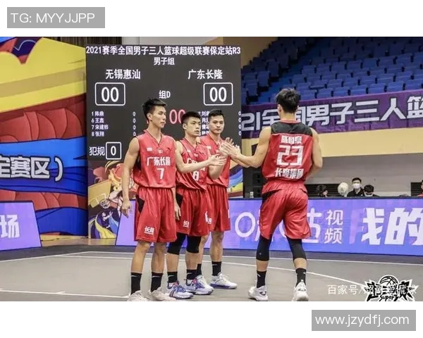 武汉篮球队在总决赛中以88分稳居积分榜首位展现强劲实力